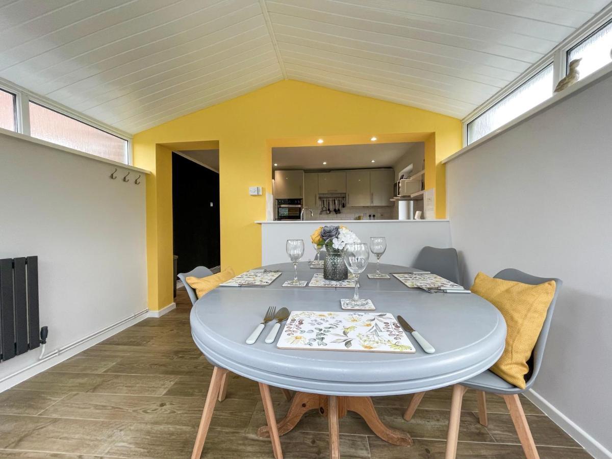 Well Situated, Cosy 2 Bed House Villa West Kirby Exteriör bild